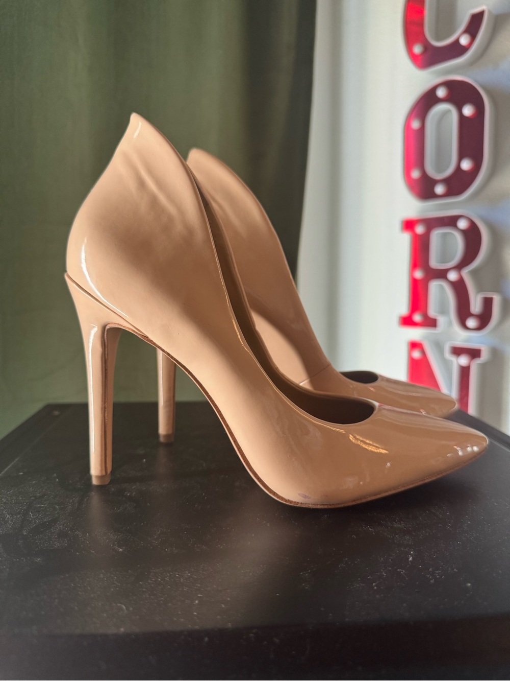 Jessica Simpson Nude Patent Pointed-Toe Stilettos